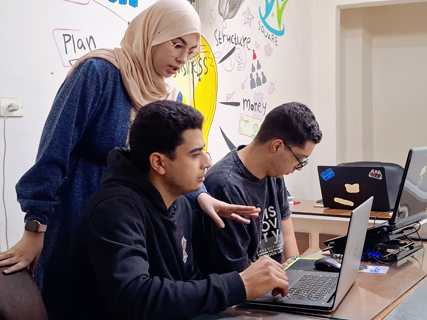 تعلم البرمجة من الصفر مع أكاديمية TechBridge في طنطا. دورات تدريبية احترافية في برمجة المواقع، أنظمة الويب، وتطبيقات الويب الحديثة مع مدربين معتمدين ودعم عملي.